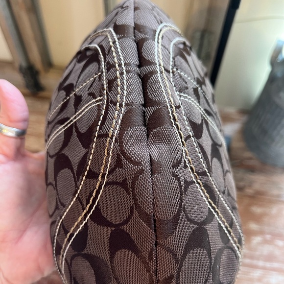 Coach Vintage Hobo Shoulder Bag - Picture 7 of 10